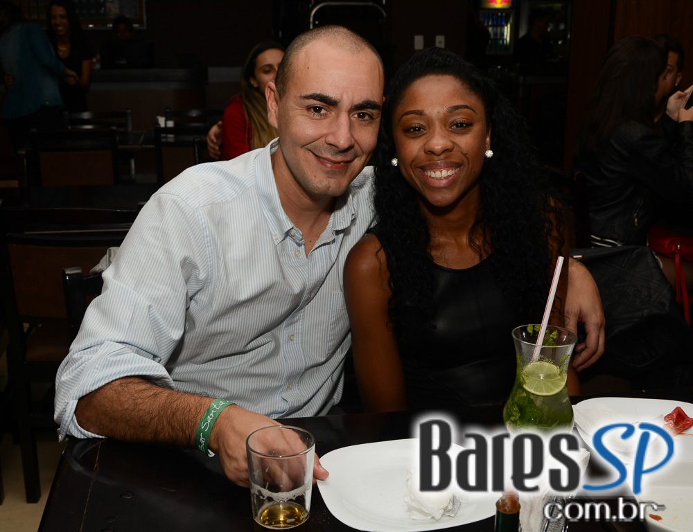 Lucylla Villar agitou o Dia dos Namorados com muita música no Bar Santa Julia Lucylla Villar agitou o Dia dos Namorados com muita música no Bar Santa Julia