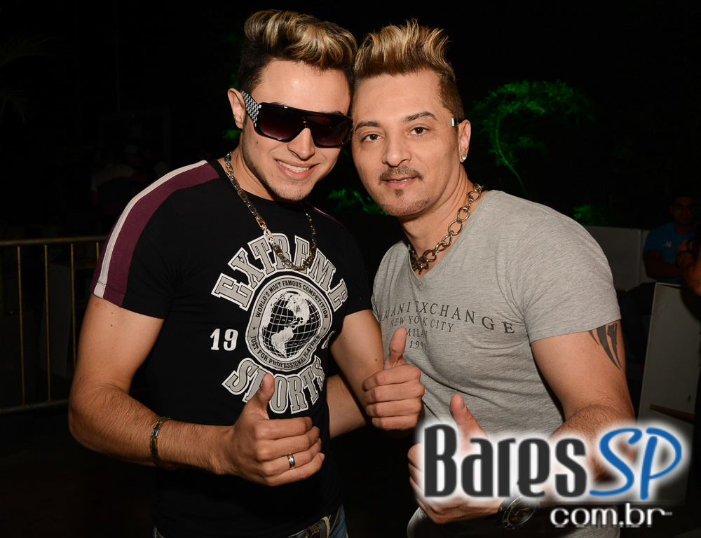 Leilah Moreno cantou sucessos do pop nacional e internacional no Club 33 Leilah Moreno cantou sucessos do pop nacional e internacional no Club 33