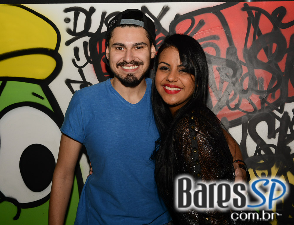 Leilah Moreno cantou sucessos do pop nacional e internacional no Club 33 Leilah Moreno cantou sucessos do pop nacional e internacional no Club 33