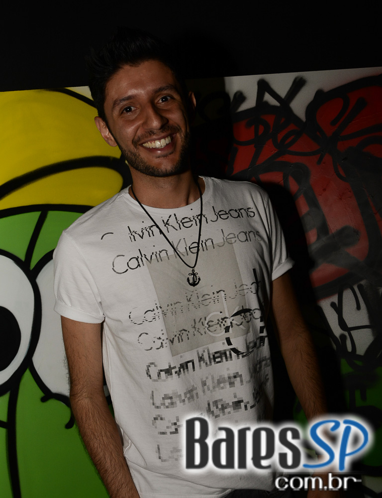 Leilah Moreno cantou sucessos do pop nacional e internacional no Club 33 Leilah Moreno cantou sucessos do pop nacional e internacional no Club 33