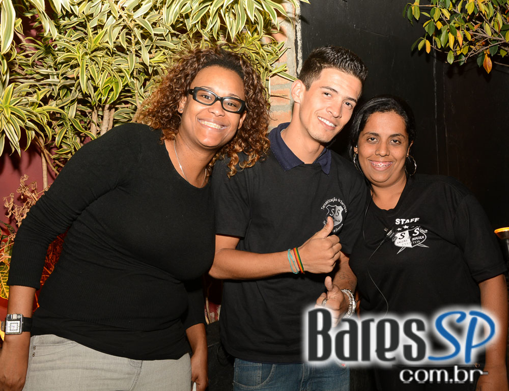 Leilah Moreno cantou sucessos do pop nacional e internacional no Club 33 Leilah Moreno cantou sucessos do pop nacional e internacional no Club 33