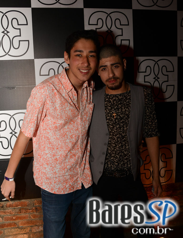 Leilah Moreno cantou sucessos do pop nacional e internacional no Club 33 Leilah Moreno cantou sucessos do pop nacional e internacional no Club 33