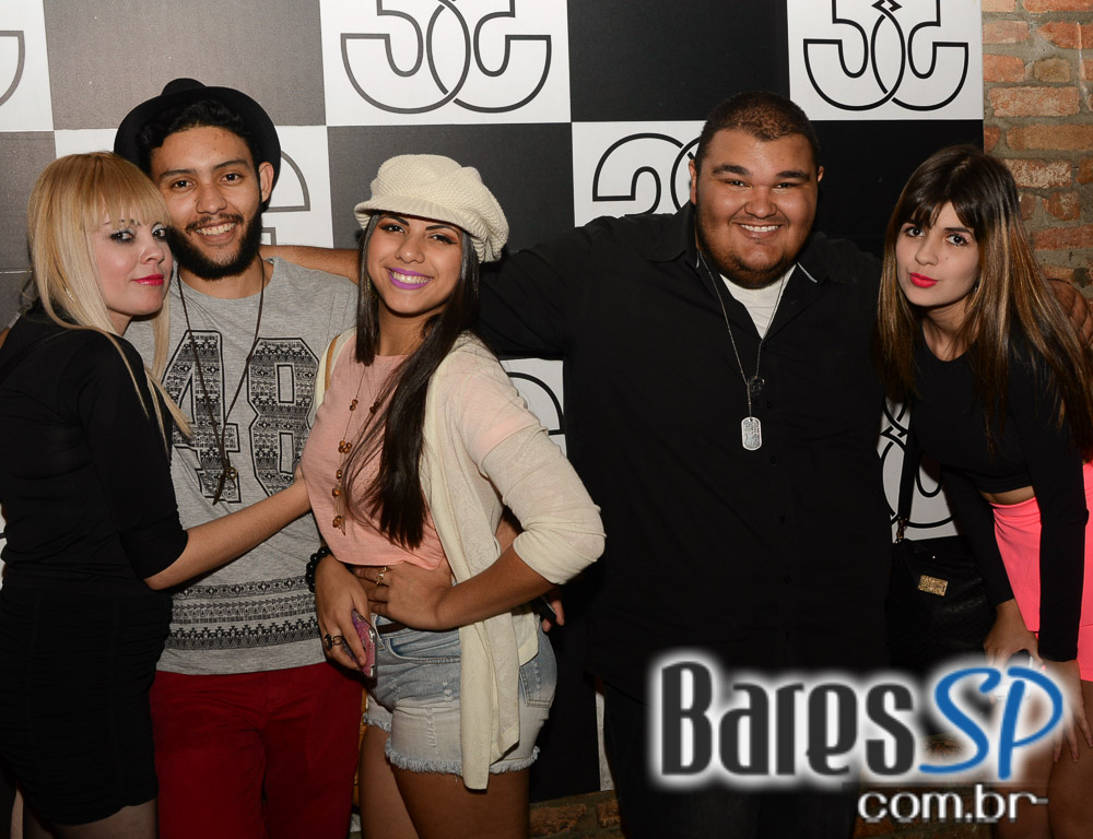 Leilah Moreno cantou sucessos do pop nacional e internacional no Club 33 Leilah Moreno cantou sucessos do pop nacional e internacional no Club 33