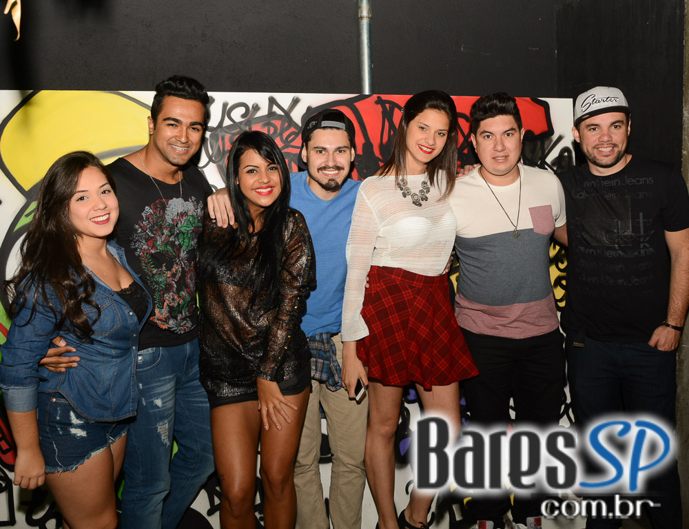 Leilah Moreno cantou sucessos do pop nacional e internacional no Club 33 Leilah Moreno cantou sucessos do pop nacional e internacional no Club 33