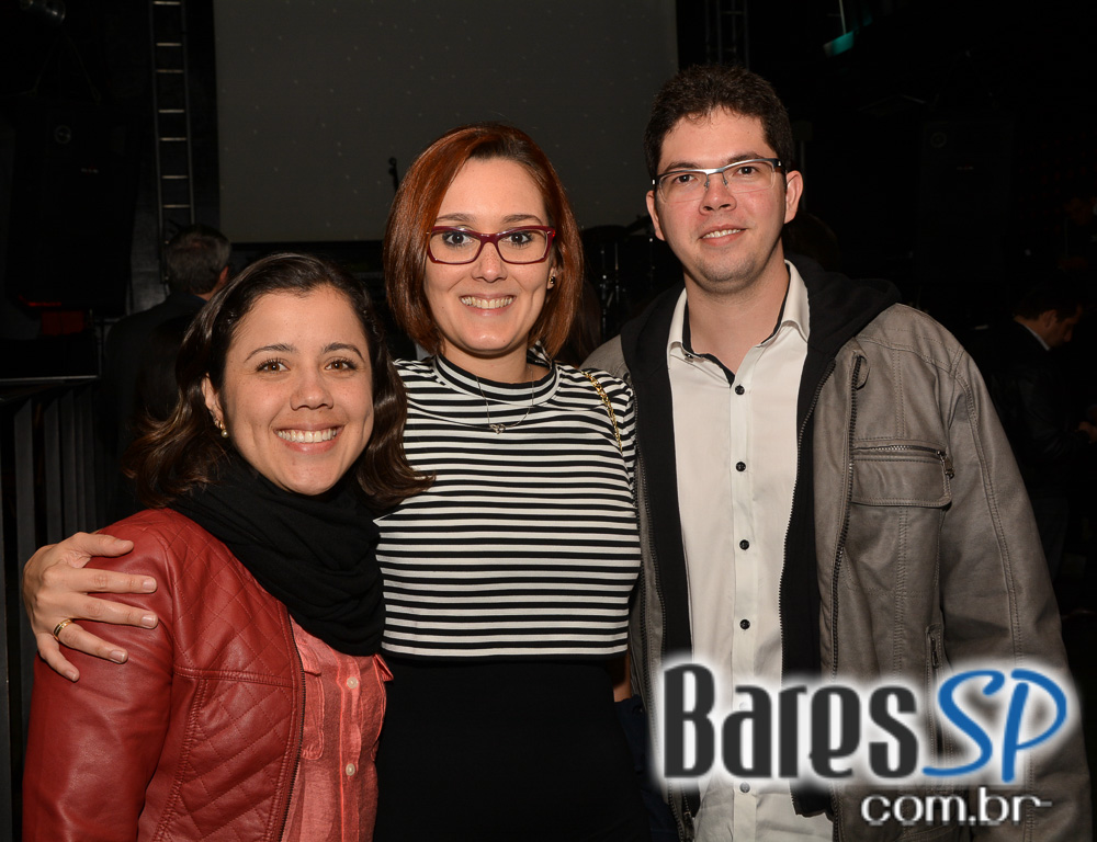 Banda Jamirulus tocou muito Pop Rock e agitou o palco do Na Mata Café Banda Jamirulus tocou muito Pop Rock e agitou o palco do Na Mata Café