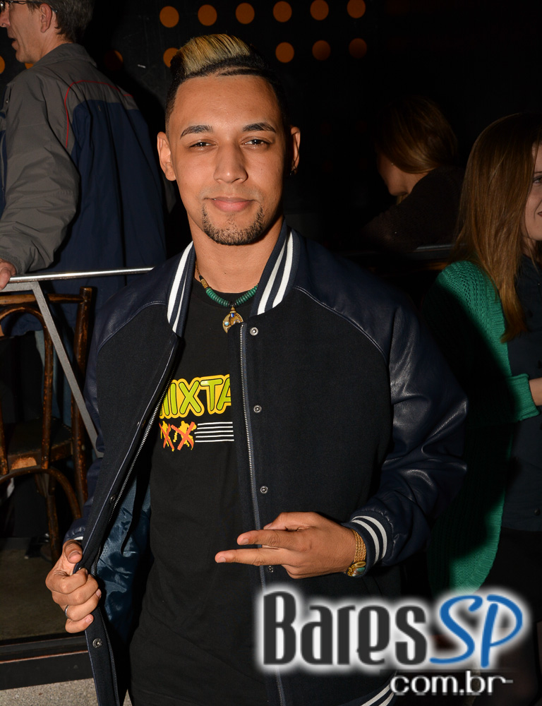 Banda Jamirulus tocou muito Pop Rock e agitou o palco do Na Mata Café Banda Jamirulus tocou muito Pop Rock e agitou o palco do Na Mata Café