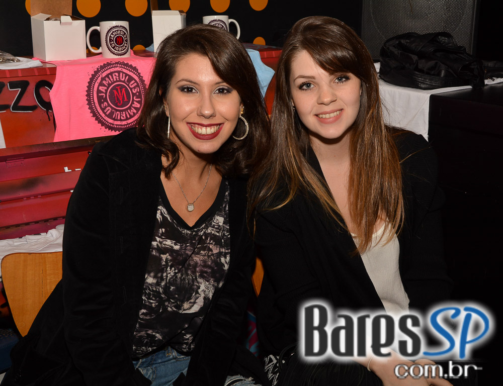 Banda Jamirulus tocou muito Pop Rock e agitou o palco do Na Mata Café Banda Jamirulus tocou muito Pop Rock e agitou o palco do Na Mata Café