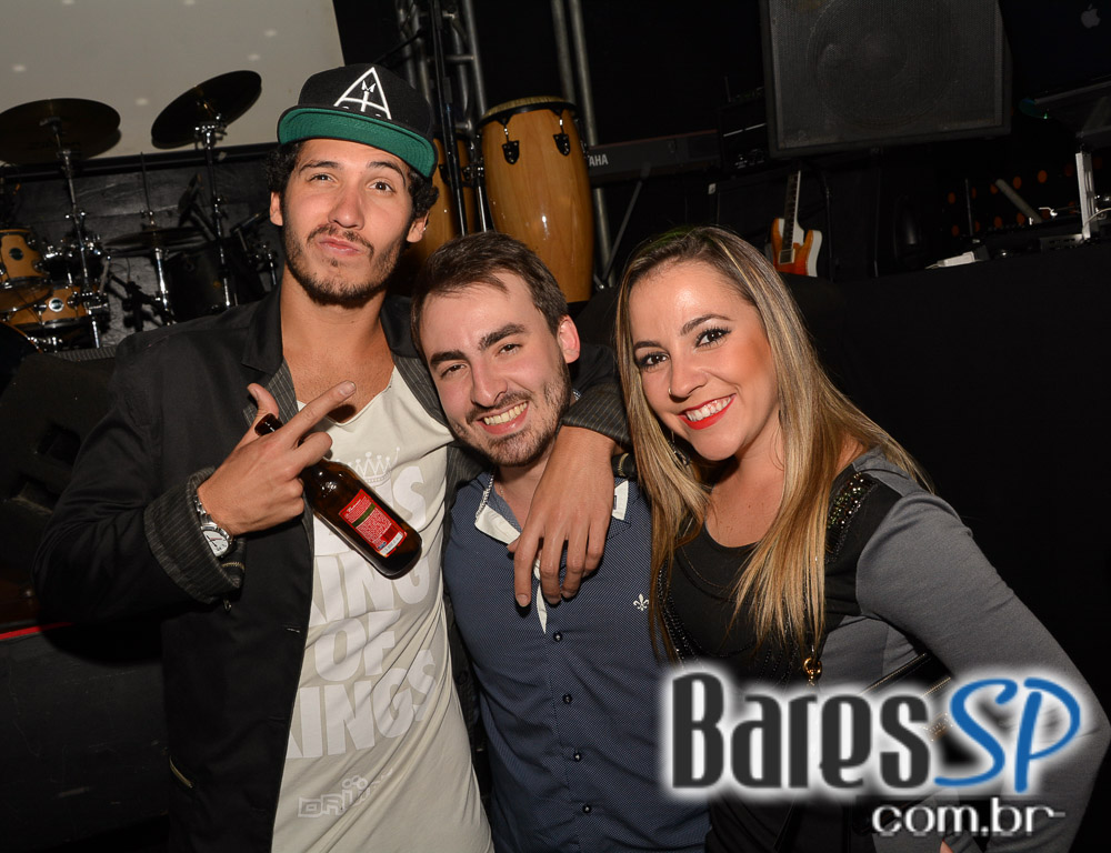 Banda Jamirulus tocou muito Pop Rock e agitou o palco do Na Mata Café Banda Jamirulus tocou muito Pop Rock e agitou o palco do Na Mata Café