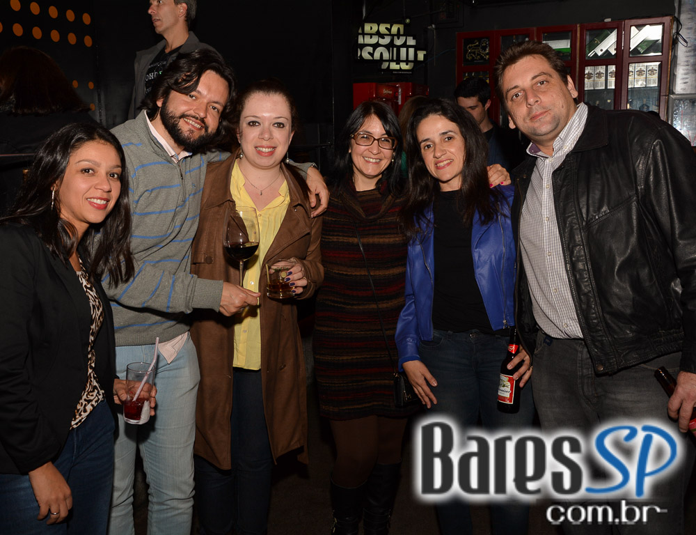 Banda Jamirulus tocou muito Pop Rock e agitou o palco do Na Mata Café Banda Jamirulus tocou muito Pop Rock e agitou o palco do Na Mata Café