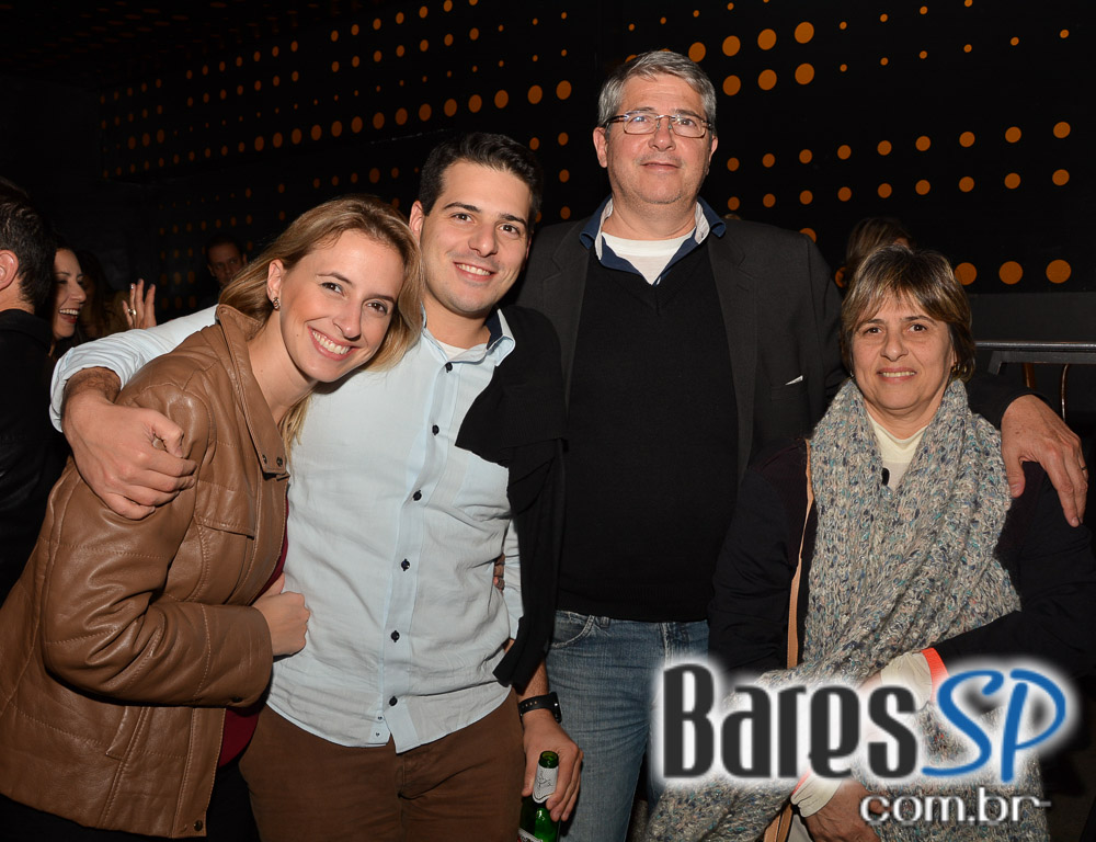 Banda Jamirulus tocou muito Pop Rock e agitou o palco do Na Mata Café Banda Jamirulus tocou muito Pop Rock e agitou o palco do Na Mata Café