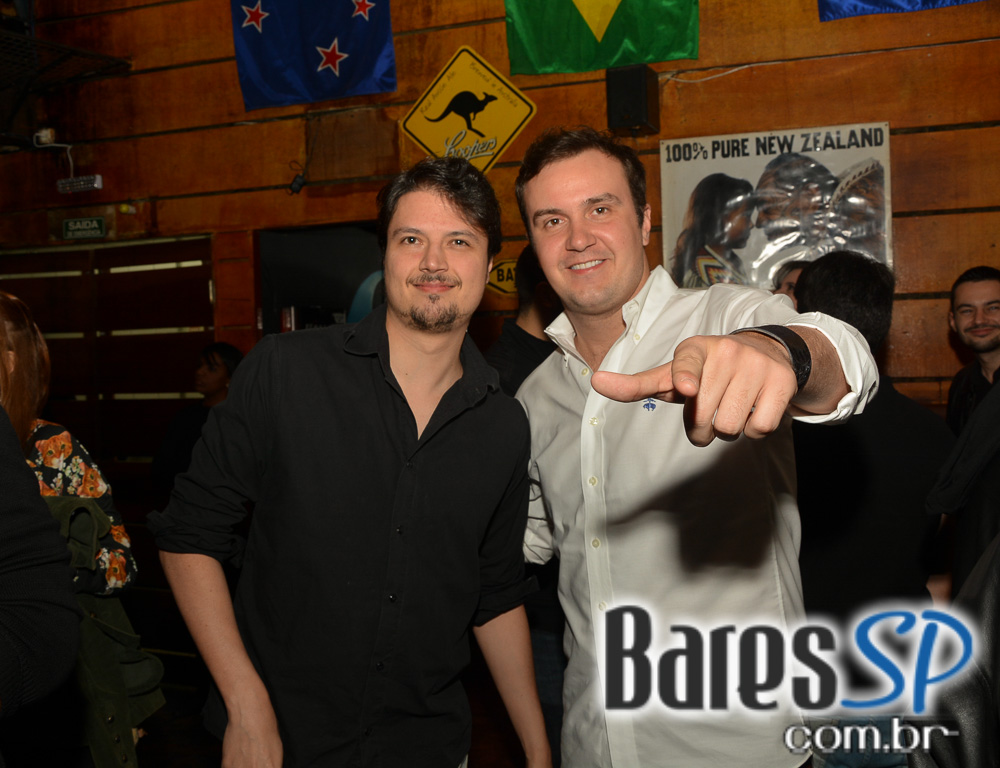 Banda Cover Up se apresentou no Kia Ora Itaim com o melhor do pop rock Banda Cover Up se apresentou no Kia Ora Itaim com o melhor do pop rock