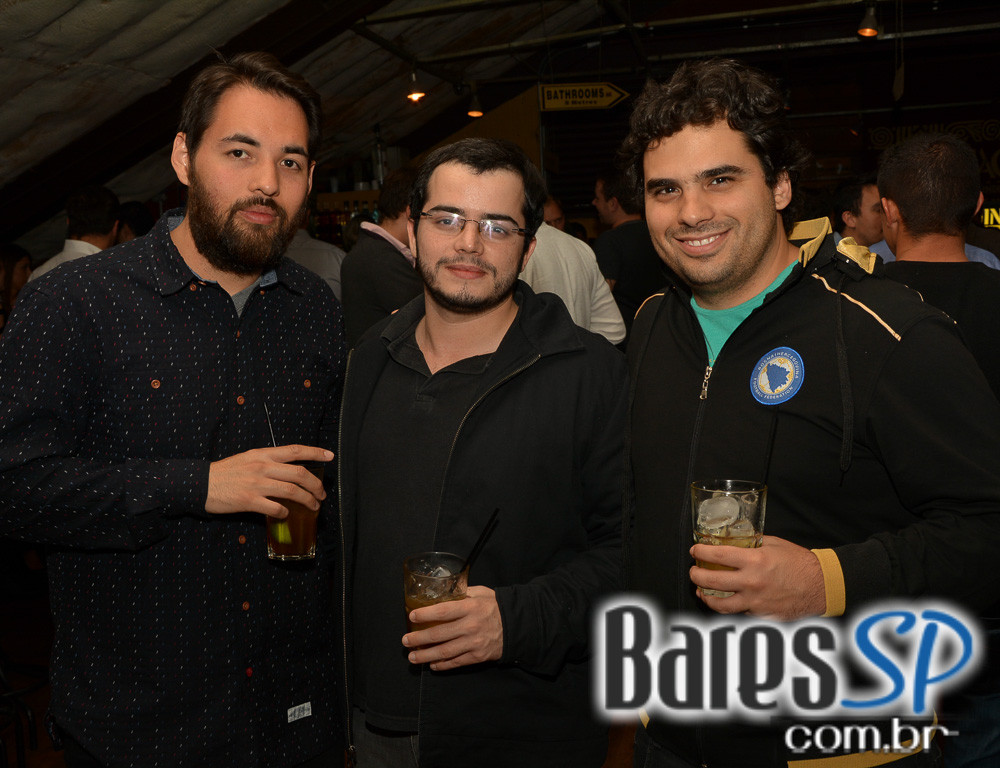 Banda Cover Up se apresentou no Kia Ora Itaim com o melhor do pop rock Banda Cover Up se apresentou no Kia Ora Itaim com o melhor do pop rock