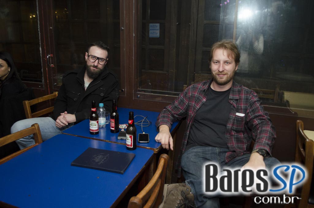 Banda Dec 19 animou o sábado com muito pop rock no Capital da Villa Banda Dec 19 animou o sábado com muito pop rock no Capital da Villa