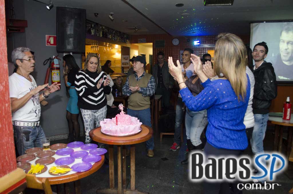 Banda Dec 19 animou o sábado com muito pop rock no Capital da Villa Banda Dec 19 animou o sábado com muito pop rock no Capital da Villa