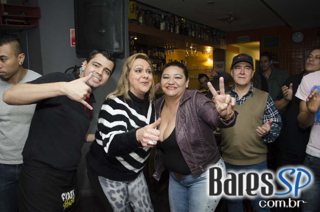 Banda Dec 19 animou o sábado com muito pop rock no Capital da Villa Banda Dec 19 animou o sábado com muito pop rock no Capital da Villa