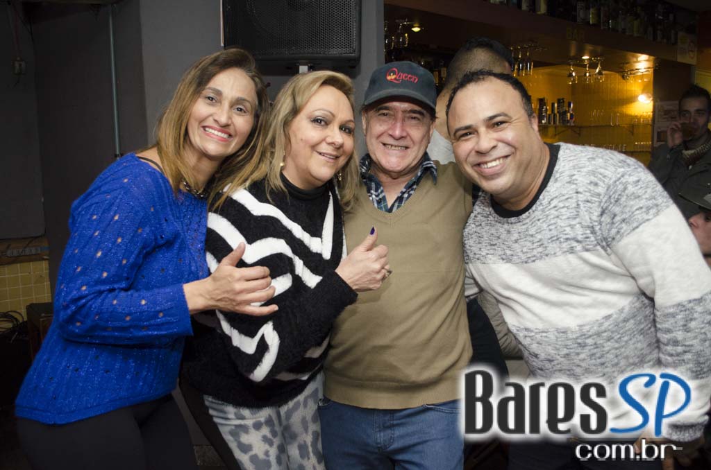 Banda Dec 19 animou o sábado com muito pop rock no Capital da Villa Banda Dec 19 animou o sábado com muito pop rock no Capital da Villa