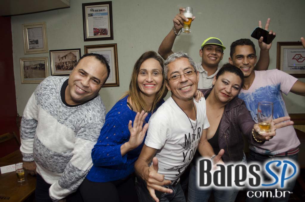 Banda Dec 19 animou o sábado com muito pop rock no Capital da Villa Banda Dec 19 animou o sábado com muito pop rock no Capital da Villa