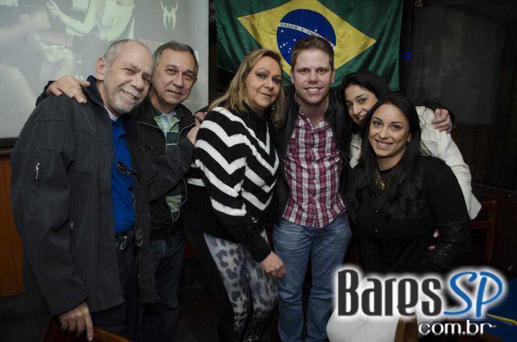 Banda Dec 19 animou o sábado com muito pop rock no Capital da Villa Banda Dec 19 animou o sábado com muito pop rock no Capital da Villa