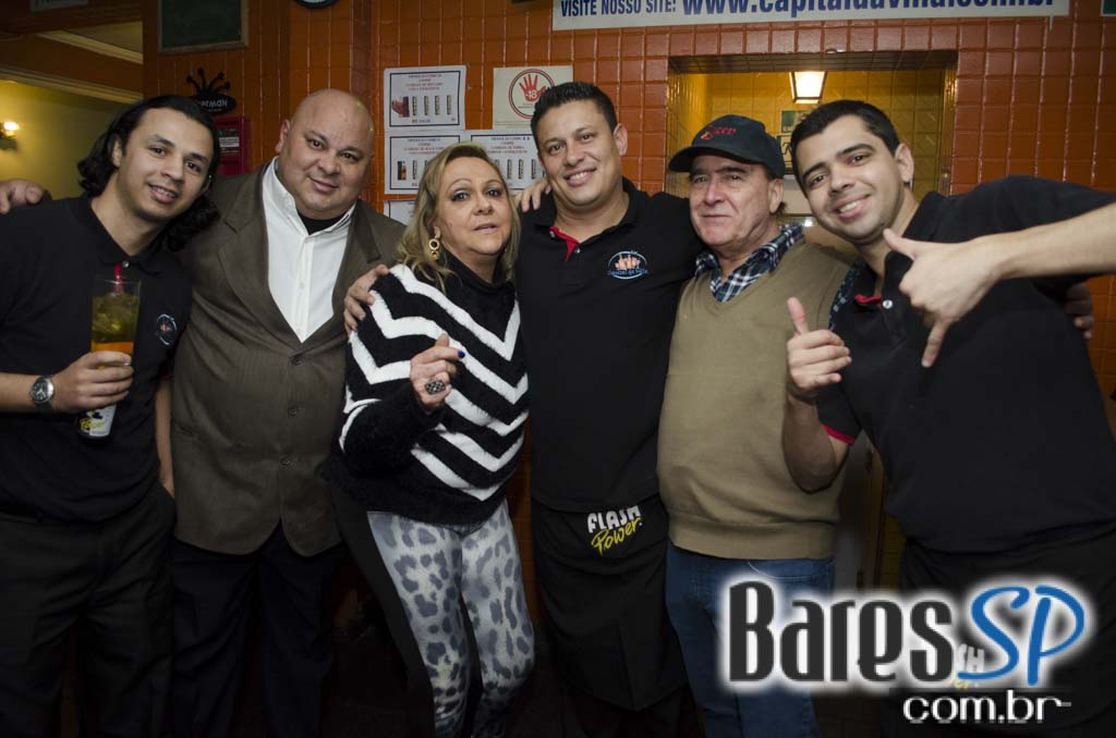 Banda Dec 19 animou o sábado com muito pop rock no Capital da Villa Banda Dec 19 animou o sábado com muito pop rock no Capital da Villa