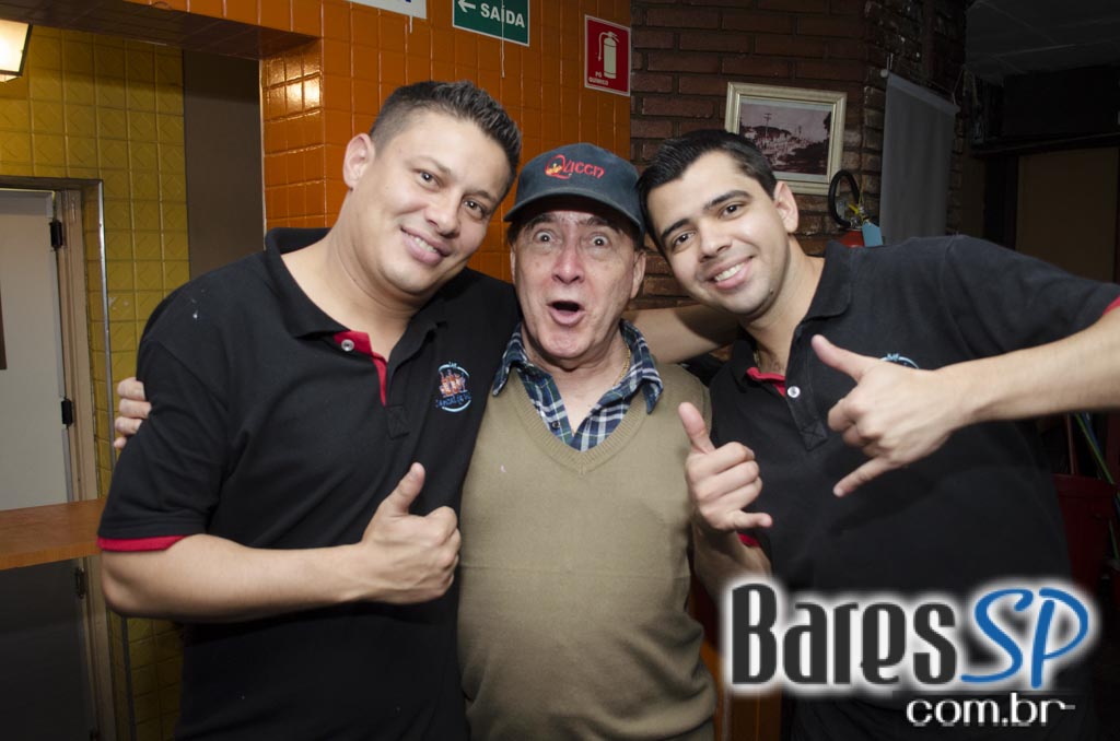 Banda Dec 19 animou o sábado com muito pop rock no Capital da Villa Banda Dec 19 animou o sábado com muito pop rock no Capital da Villa