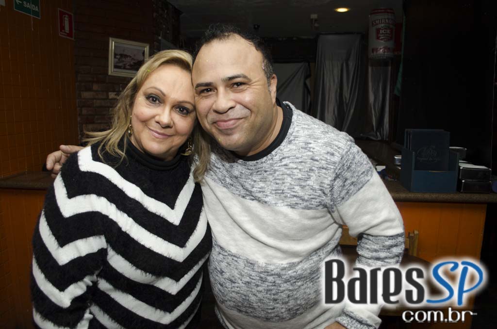 Banda Dec 19 animou o sábado com muito pop rock no Capital da Villa Banda Dec 19 animou o sábado com muito pop rock no Capital da Villa