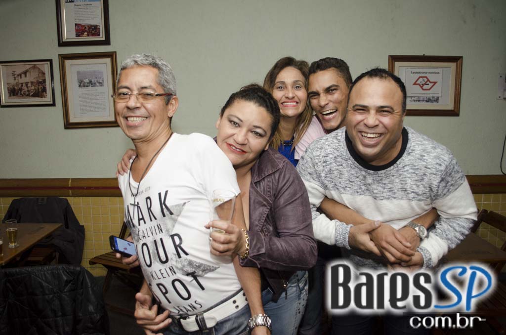 Banda Dec 19 animou o sábado com muito pop rock no Capital da Villa Banda Dec 19 animou o sábado com muito pop rock no Capital da Villa