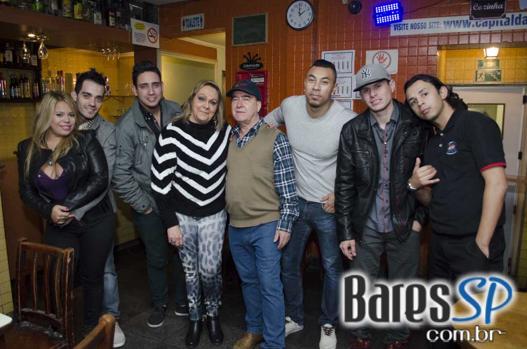 Banda Dec 19 animou o sábado com muito pop rock no Capital da Villa Banda Dec 19 animou o sábado com muito pop rock no Capital da Villa