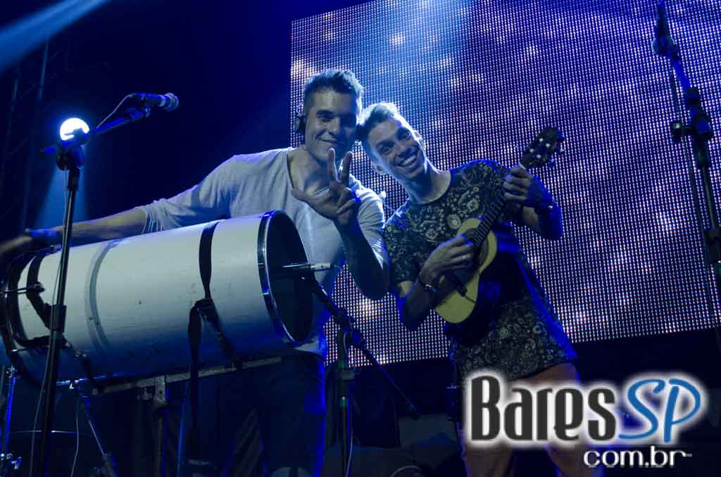 Turma do Pagode cantou seus sucessos e agitou a noite na Brooks SP Turma do Pagode cantou seus sucessos e agitou a noite na Brooks SP