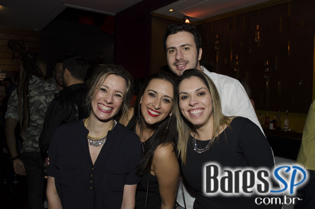 Turma do Pagode cantou seus sucessos e agitou a noite na Brooks SP Turma do Pagode cantou seus sucessos e agitou a noite na Brooks SP