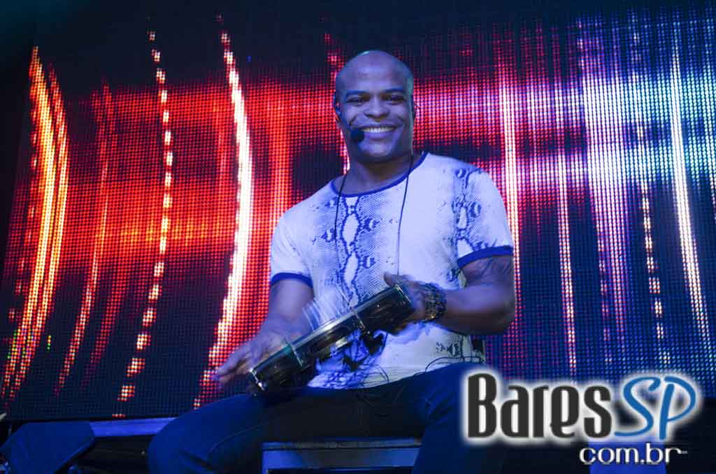 Turma do Pagode cantou seus sucessos e agitou a noite na Brooks SP Turma do Pagode cantou seus sucessos e agitou a noite na Brooks SP