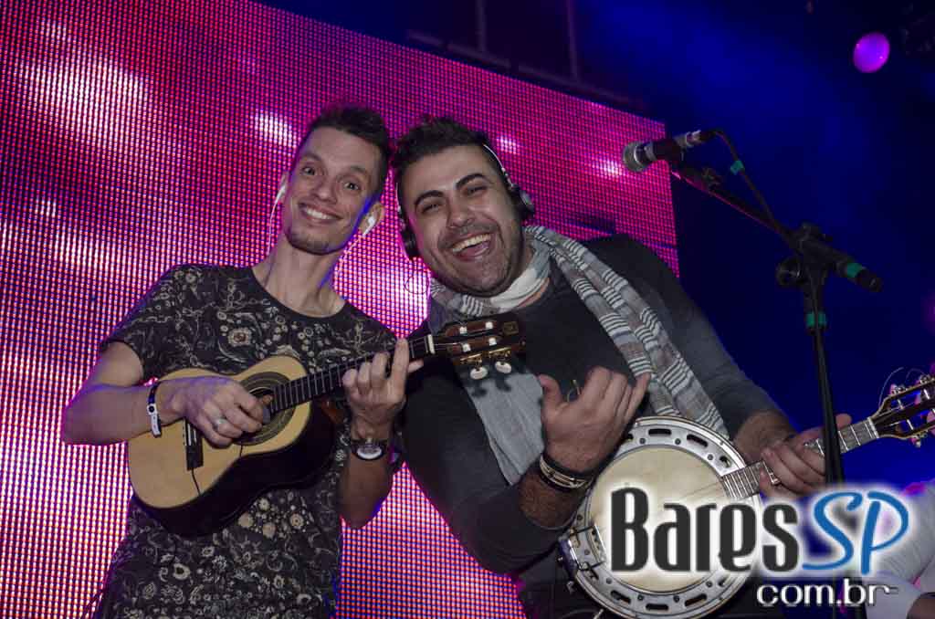 Turma do Pagode cantou seus sucessos e agitou a noite na Brooks SP Turma do Pagode cantou seus sucessos e agitou a noite na Brooks SP