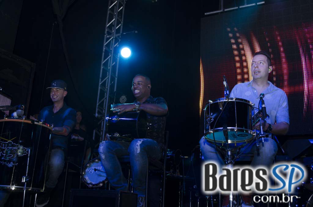 Turma do Pagode cantou seus sucessos e agitou a noite na Brooks SP Turma do Pagode cantou seus sucessos e agitou a noite na Brooks SP