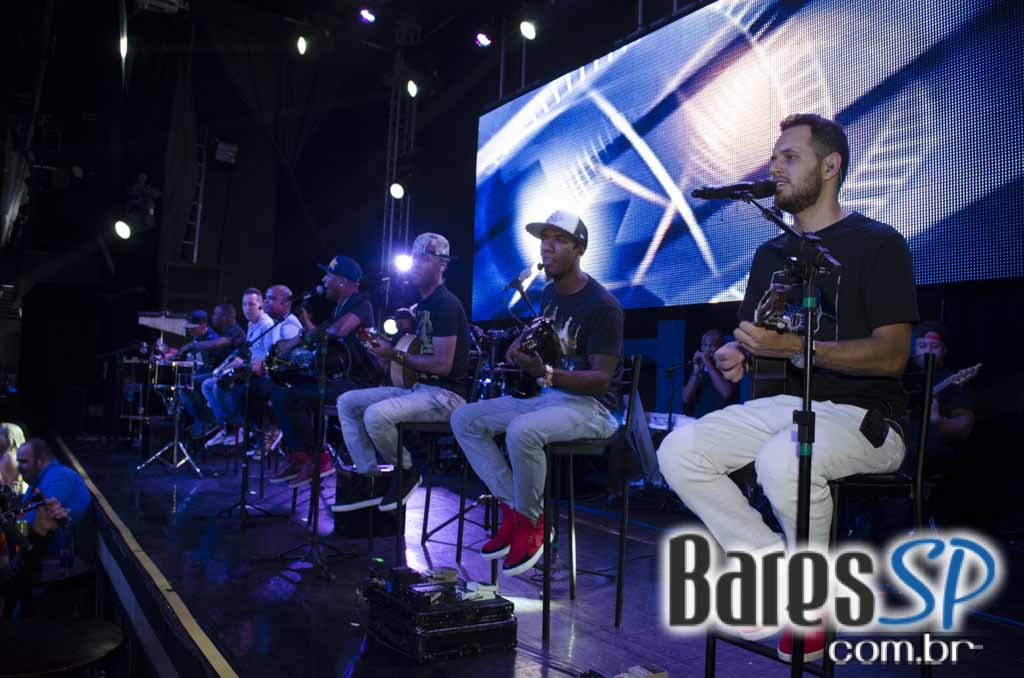 Turma do Pagode cantou seus sucessos e agitou a noite na Brooks SP Turma do Pagode cantou seus sucessos e agitou a noite na Brooks SP