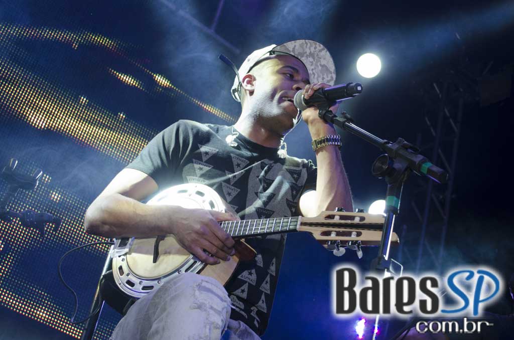 Turma do Pagode cantou seus sucessos e agitou a noite na Brooks SP Turma do Pagode cantou seus sucessos e agitou a noite na Brooks SP