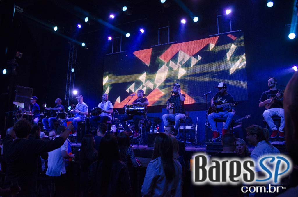 Turma do Pagode cantou seus sucessos e agitou a noite na Brooks SP Turma do Pagode cantou seus sucessos e agitou a noite na Brooks SP