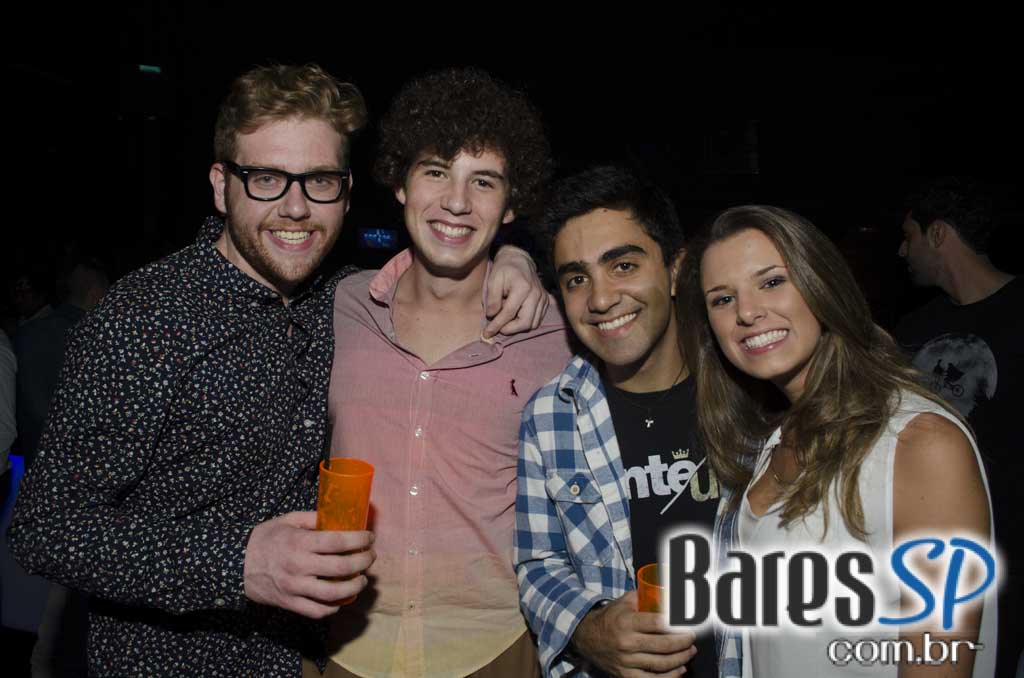 Turma do Pagode cantou seus sucessos e agitou a noite na Brooks SP Turma do Pagode cantou seus sucessos e agitou a noite na Brooks SP