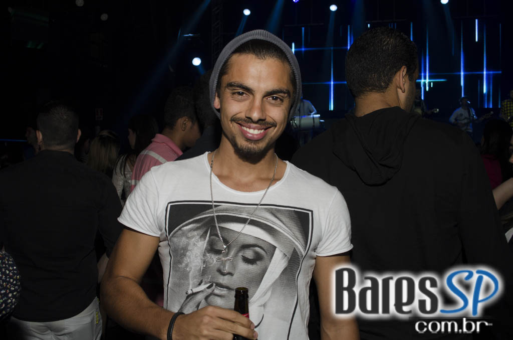 Turma do Pagode cantou seus sucessos e agitou a noite na Brooks SP Turma do Pagode cantou seus sucessos e agitou a noite na Brooks SP