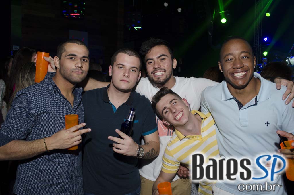 Turma do Pagode cantou seus sucessos e agitou a noite na Brooks SP Turma do Pagode cantou seus sucessos e agitou a noite na Brooks SP