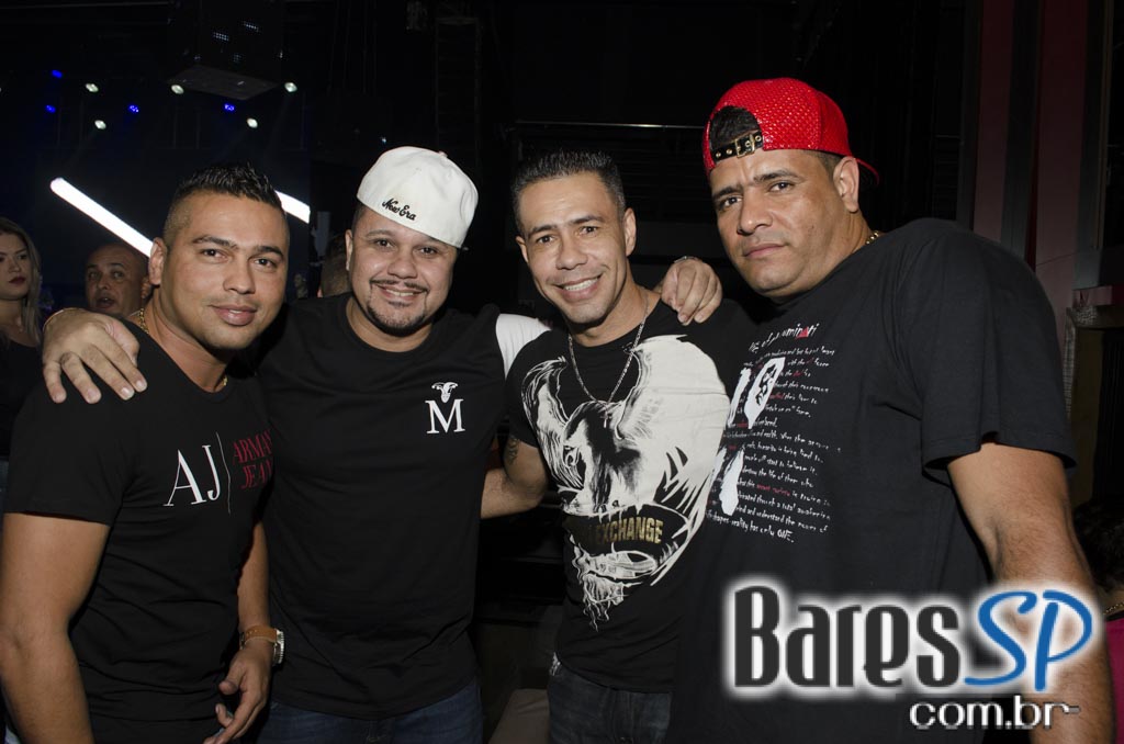 Turma do Pagode cantou seus sucessos e agitou a noite na Brooks SP Turma do Pagode cantou seus sucessos e agitou a noite na Brooks SP