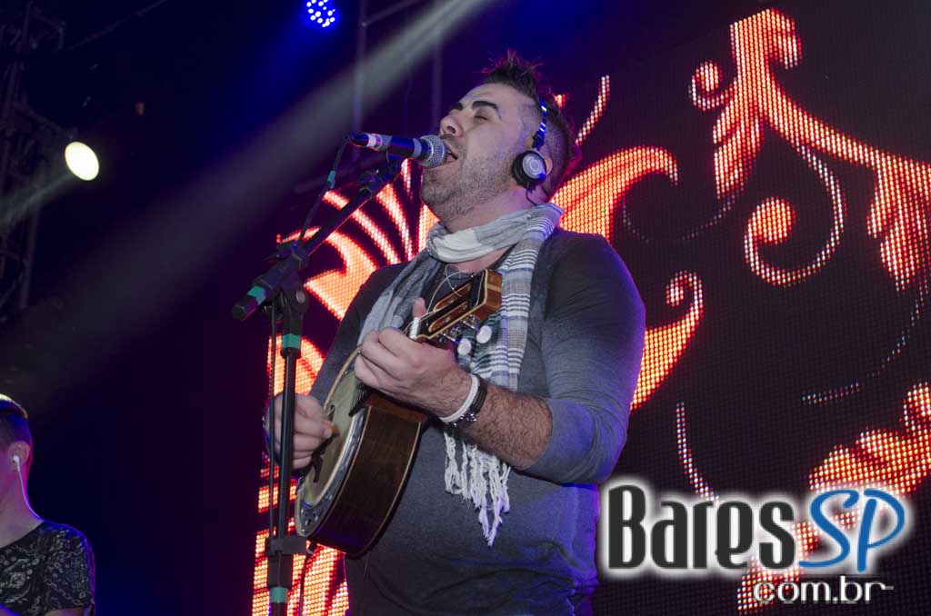 Turma do Pagode cantou seus sucessos e agitou a noite na Brooks SP Turma do Pagode cantou seus sucessos e agitou a noite na Brooks SP