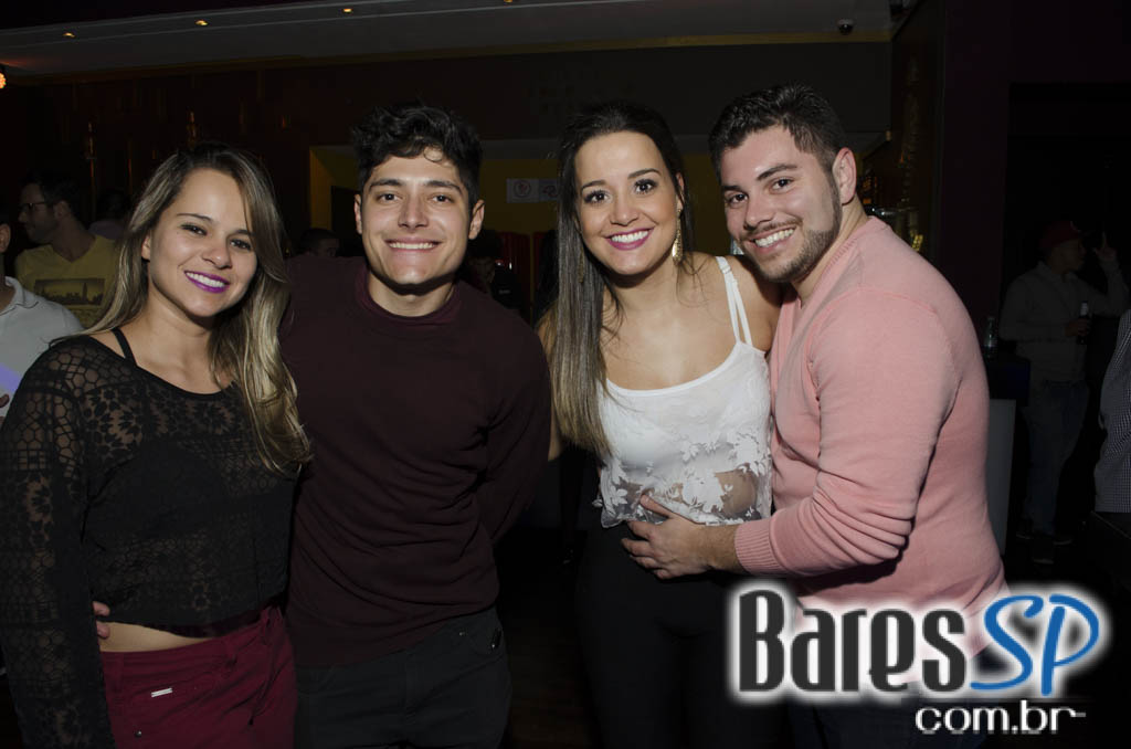 Turma do Pagode cantou seus sucessos e agitou a noite na Brooks SP Turma do Pagode cantou seus sucessos e agitou a noite na Brooks SP