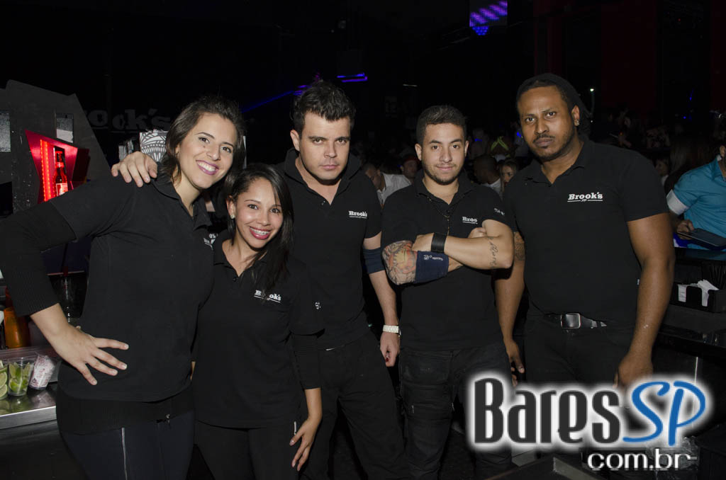 Turma do Pagode cantou seus sucessos e agitou a noite na Brooks SP Turma do Pagode cantou seus sucessos e agitou a noite na Brooks SP