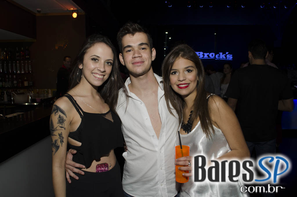 Turma do Pagode cantou seus sucessos e agitou a noite na Brooks SP Turma do Pagode cantou seus sucessos e agitou a noite na Brooks SP