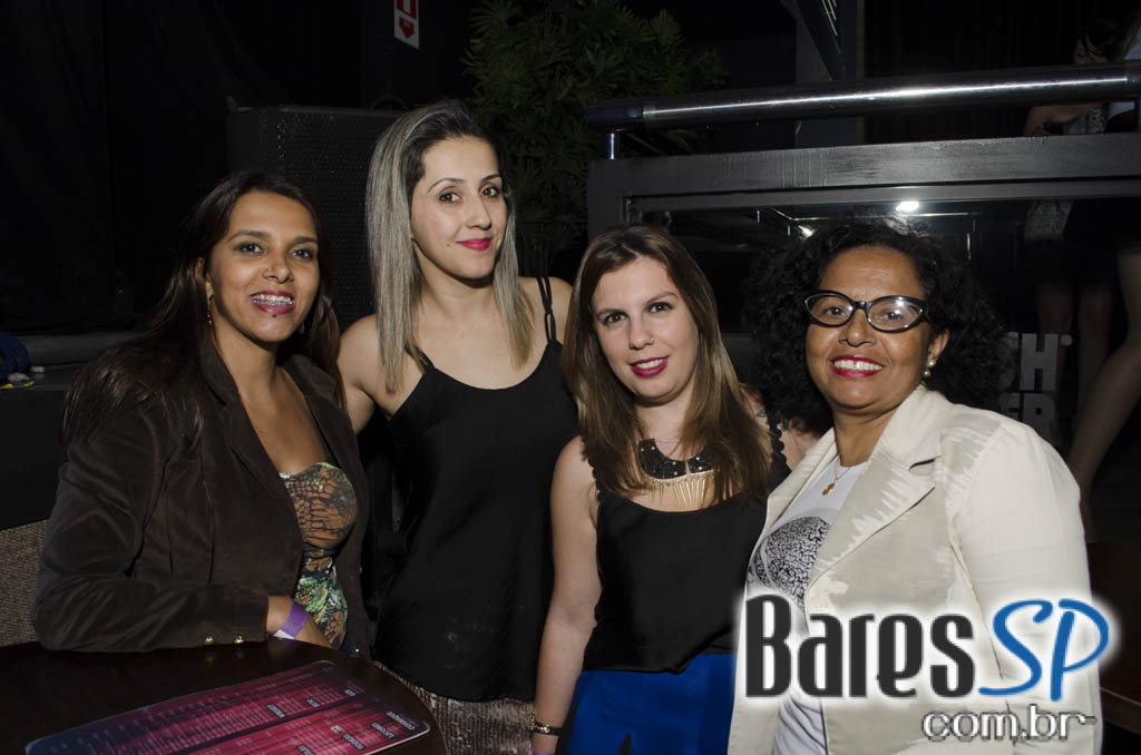 Turma do Pagode cantou seus sucessos e agitou a noite na Brooks SP Turma do Pagode cantou seus sucessos e agitou a noite na Brooks SP