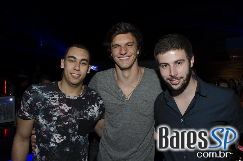 Turma do Pagode cantou seus sucessos e agitou a noite na Brooks SP Turma do Pagode cantou seus sucessos e agitou a noite na Brooks SP