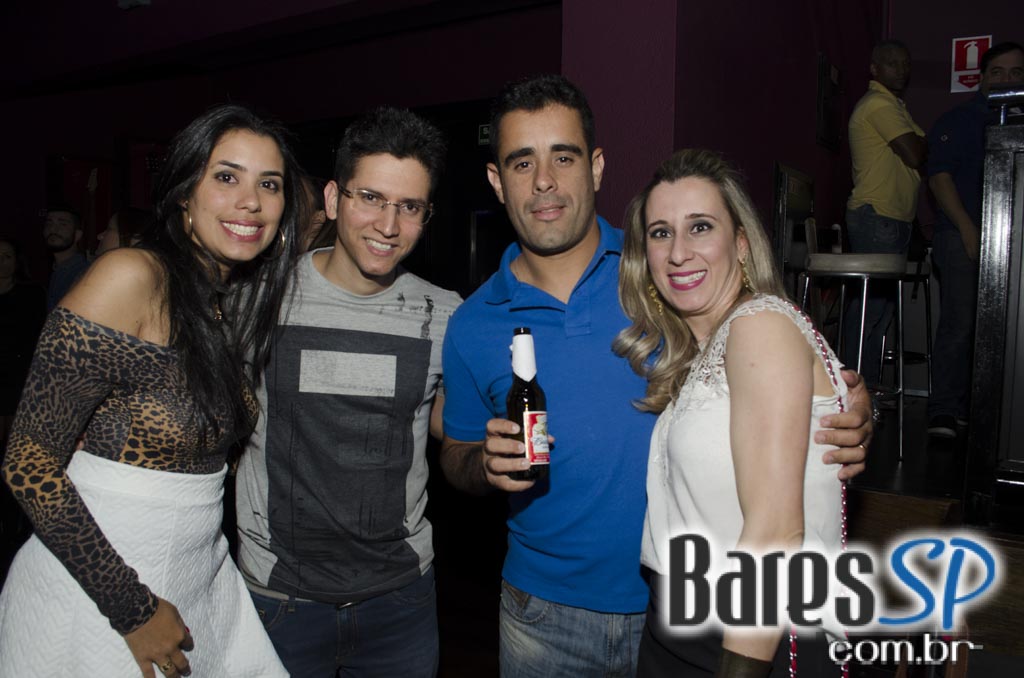 Turma do Pagode cantou seus sucessos e agitou a noite na Brooks SP Turma do Pagode cantou seus sucessos e agitou a noite na Brooks SP