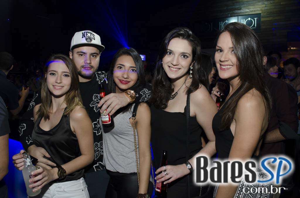 Turma do Pagode cantou seus sucessos e agitou a noite na Brooks SP Turma do Pagode cantou seus sucessos e agitou a noite na Brooks SP