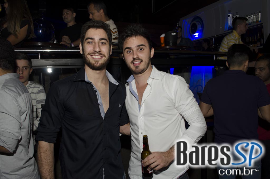 Turma do Pagode cantou seus sucessos e agitou a noite na Brooks SP Turma do Pagode cantou seus sucessos e agitou a noite na Brooks SP