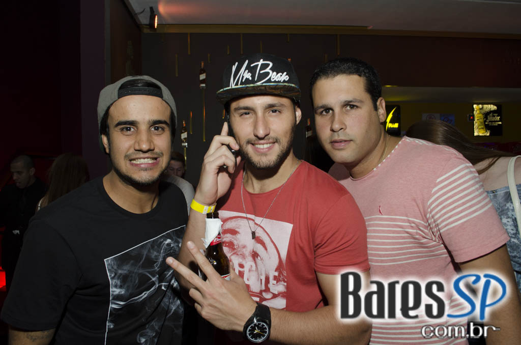 Turma do Pagode cantou seus sucessos e agitou a noite na Brooks SP Turma do Pagode cantou seus sucessos e agitou a noite na Brooks SP