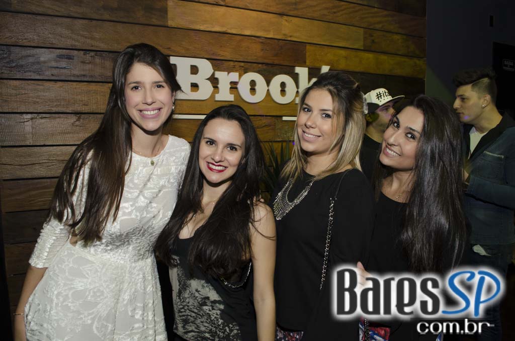 Turma do Pagode cantou seus sucessos e agitou a noite na Brooks SP Turma do Pagode cantou seus sucessos e agitou a noite na Brooks SP